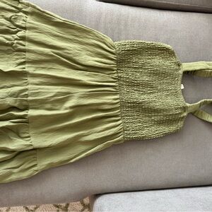 Green Sleeveless Smocked Dress